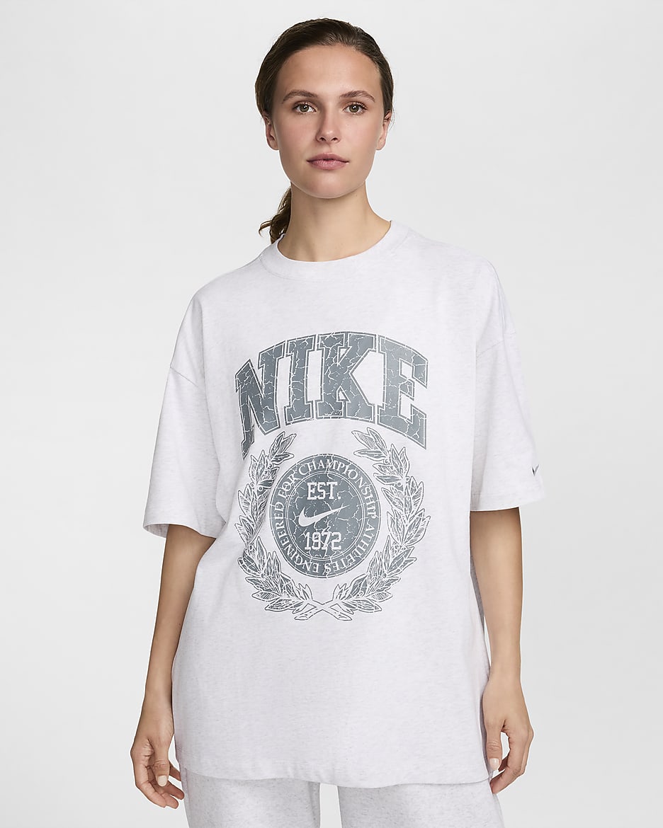 Oversized nike top hotsell